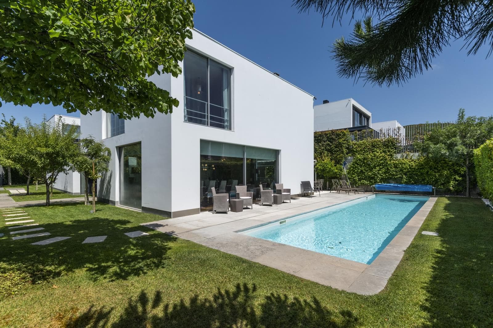 Moradia T5 + 1 com piscina, Carnaxide, Oeiras - Imagem 5