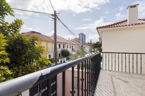 PF35964 - Moradia T10 com jardim, Benfica, Lisboa - Imagem 14