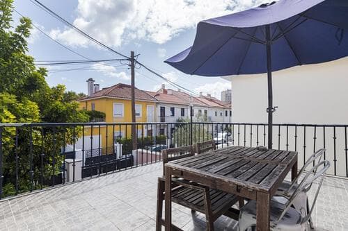 PF35964 - Moradia T10 com jardim, Benfica, Lisboa - Imagem 12