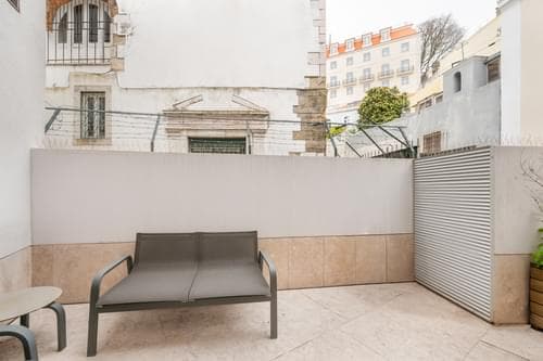 PF35982 - Apartamento T2 com vista, Sé, Lisboa - Imagem 31