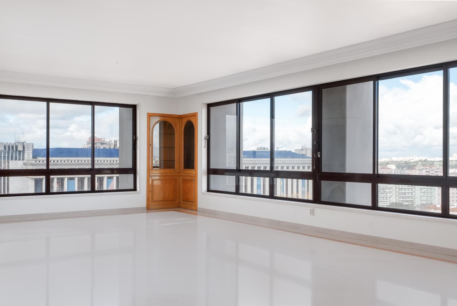 Apartamento T4 com vista, Campo Pequeno, Lisboa - Imagem 5