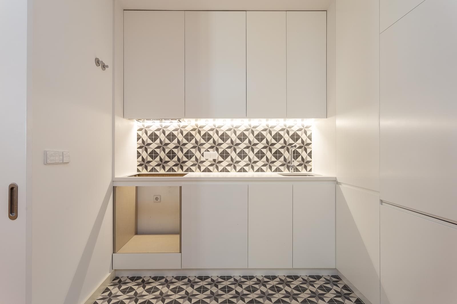 1 Bedroom Apartment new, Mouraria, Lisboa - Image 4