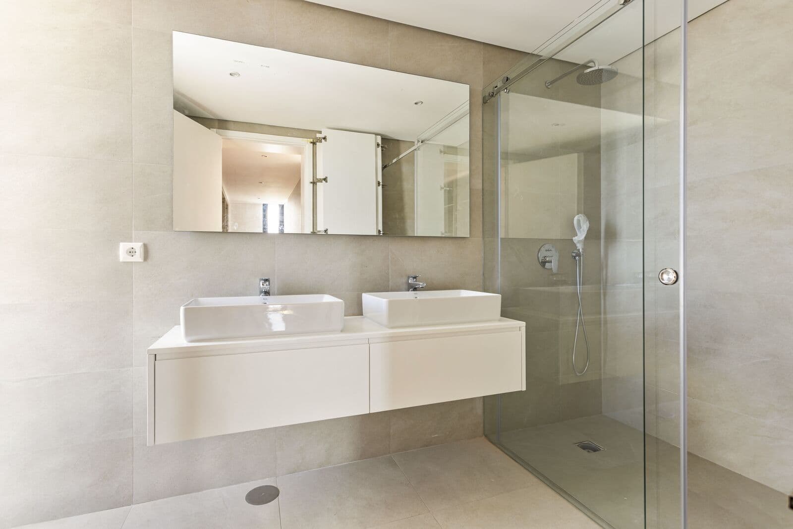 Moradia Geminada T4 com piscina, Fontanelas, Sintra - Imagem 8