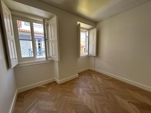 PF37926 - Apartamento T2 com vista, Chiado, Lisboa - Imagem 23