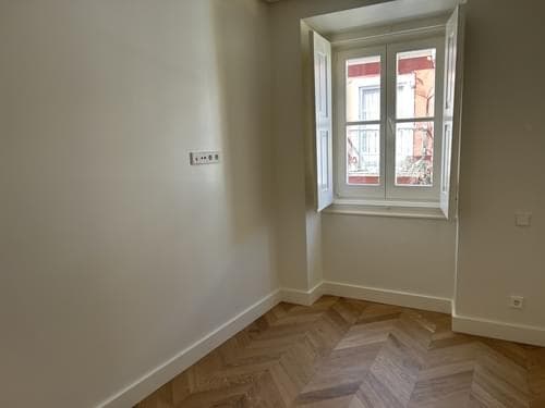 PF37926 - Apartamento T2 com vista, Chiado, Lisboa - Imagem 31