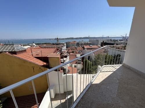 PF37926 - Apartamento T2 com vista, Chiado, Lisboa - Imagem 36