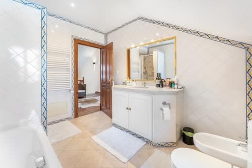 PF41047 - Moradia T5 com jardim, Monte Estoril, Cascais - Imagem 26