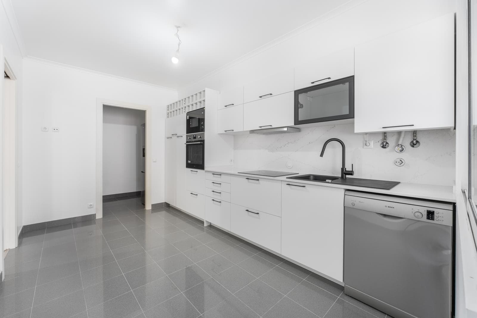 Apartamento T3 com estacionamento, Praça de Espanha, Lisboa - Imagem 2