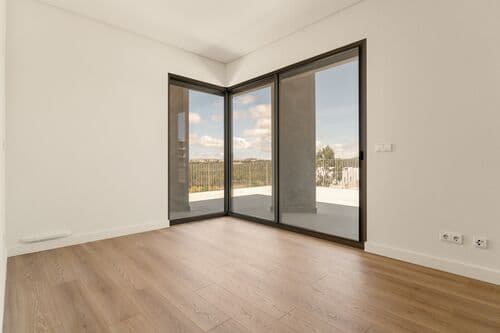 PF39270 - Penthouse T4 com jardim, Belas Clube de Campo, Sintra - Imagem 26