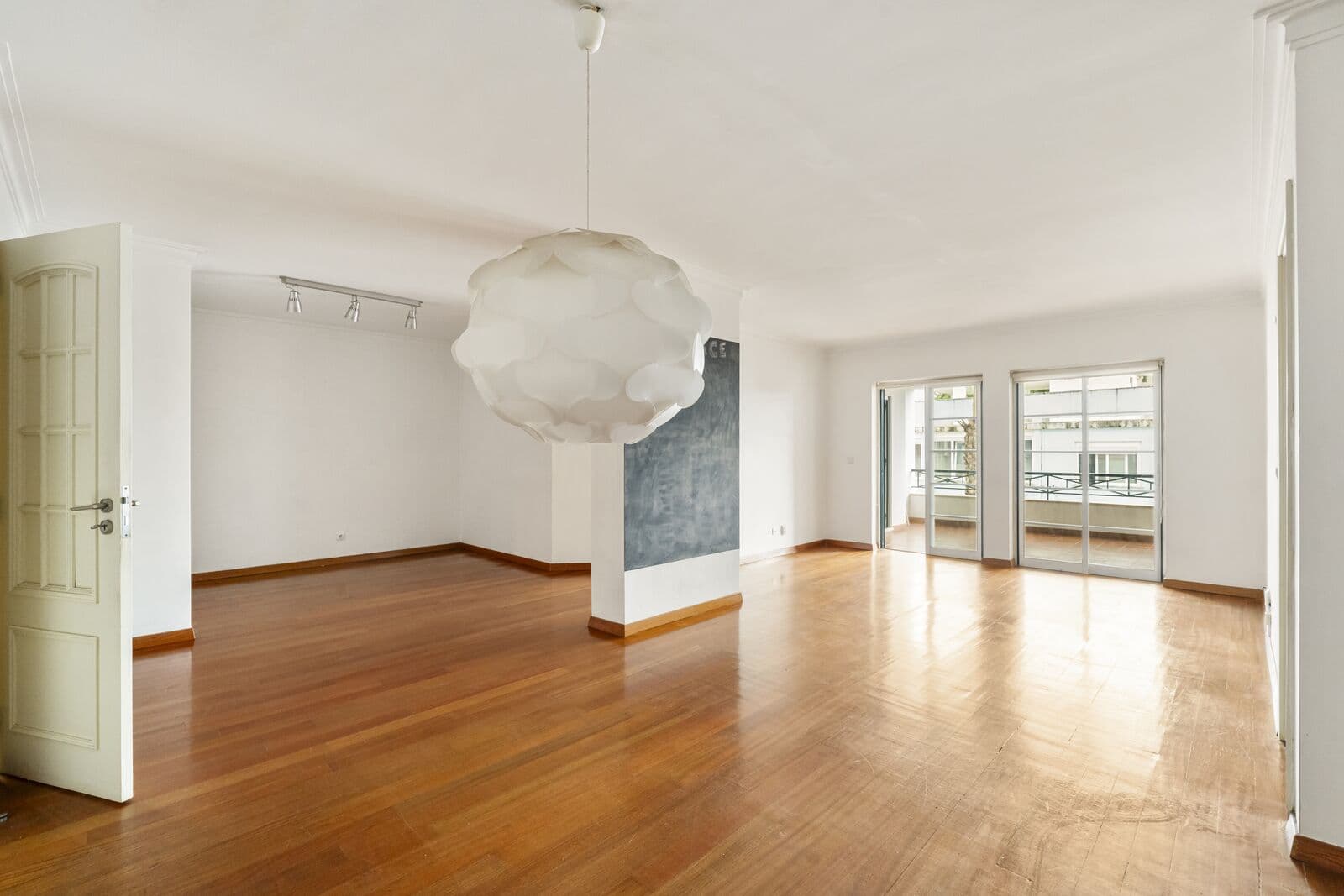 Apartamento T1 + 1 com piscina, Estoril, Cascais - Imagem 3