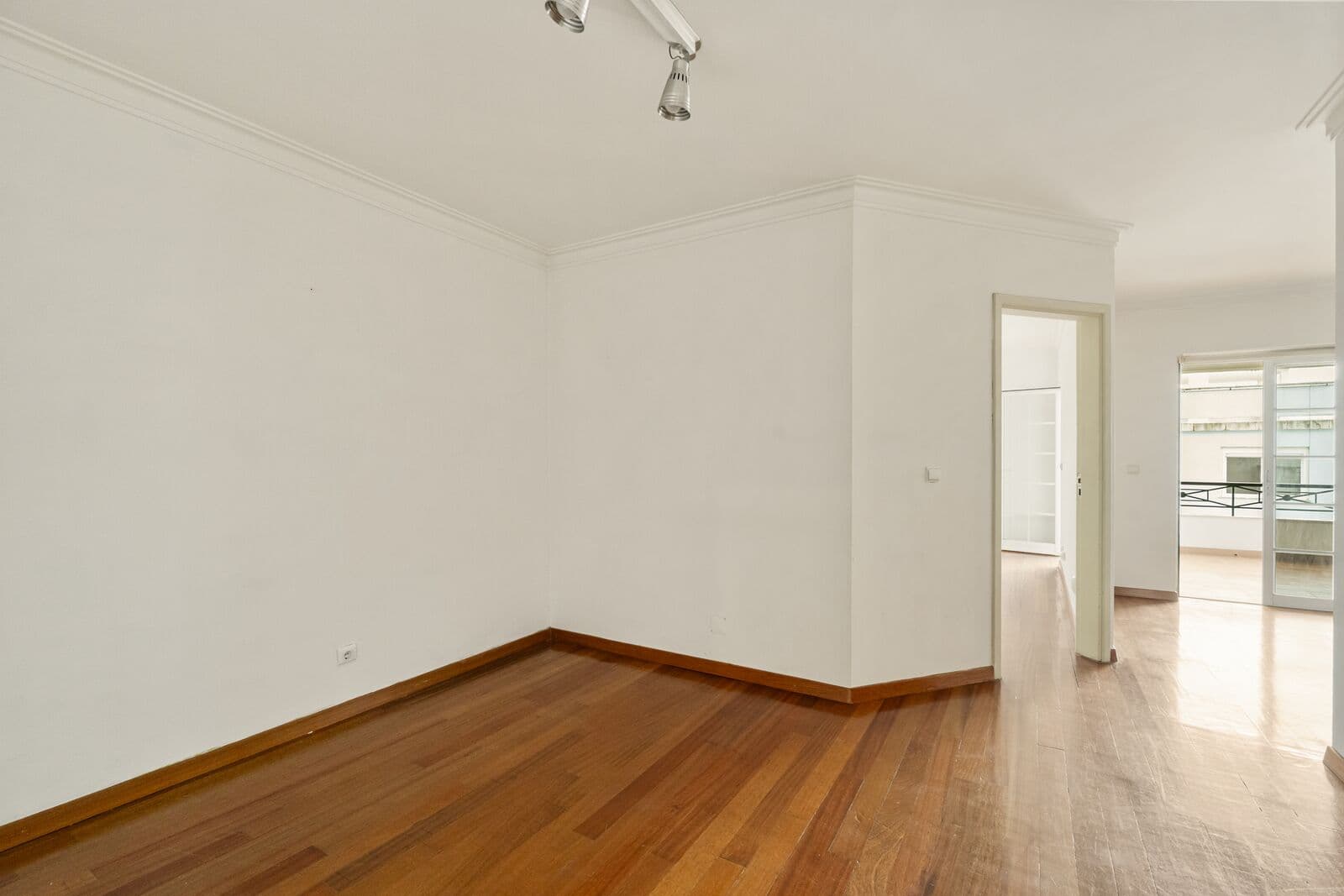 Apartamento T1 + 1 com piscina, Estoril, Cascais - Imagem 7