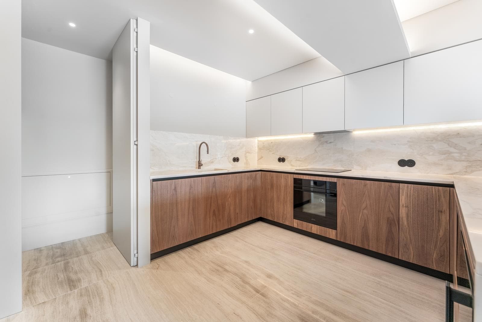 3 Bedroom Apartment with a view, Amoreiras, Lisboa - Image 8