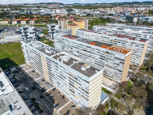 PF39884 - Apartamento T5 com estacionamento, Moscavide e Portela, Loures - Imagem 2
