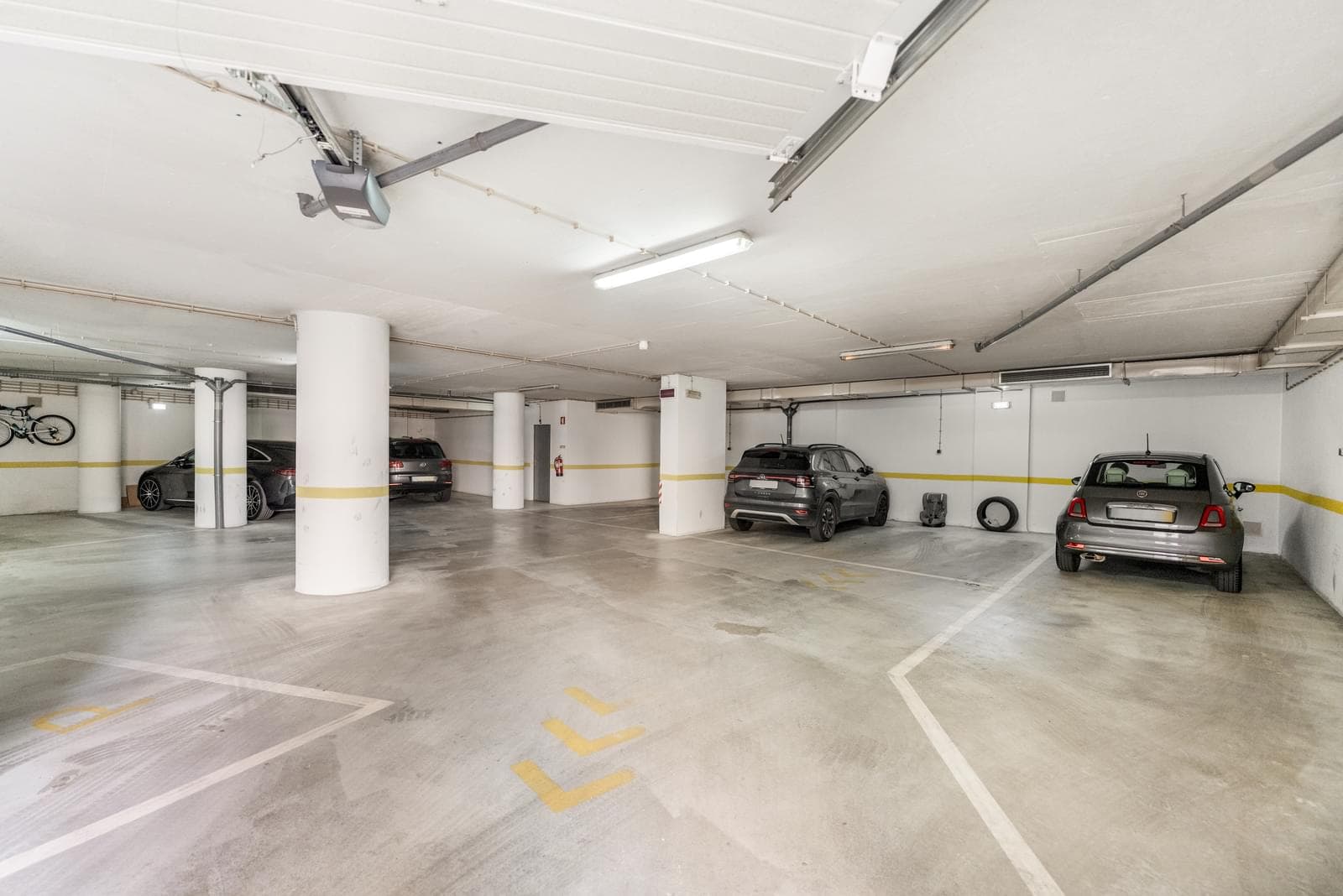 Apartamento T2 com estacionamento, Entrecampos, Lisboa - Imagem 15