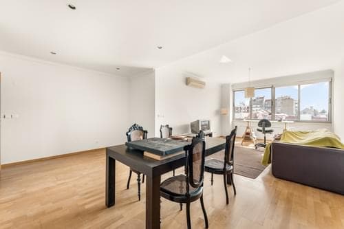 PF40141 - Apartamento T2 com estacionamento, Entrecampos, Lisboa - Imagem 2