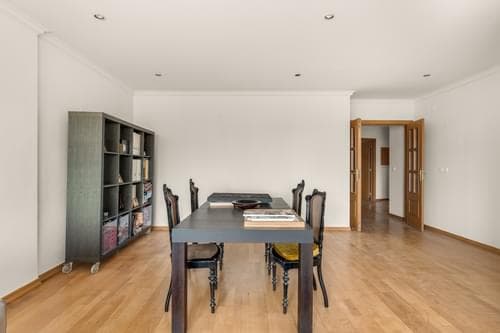 PF40141 - Apartamento T2 com estacionamento, Entrecampos, Lisboa - Imagem 3