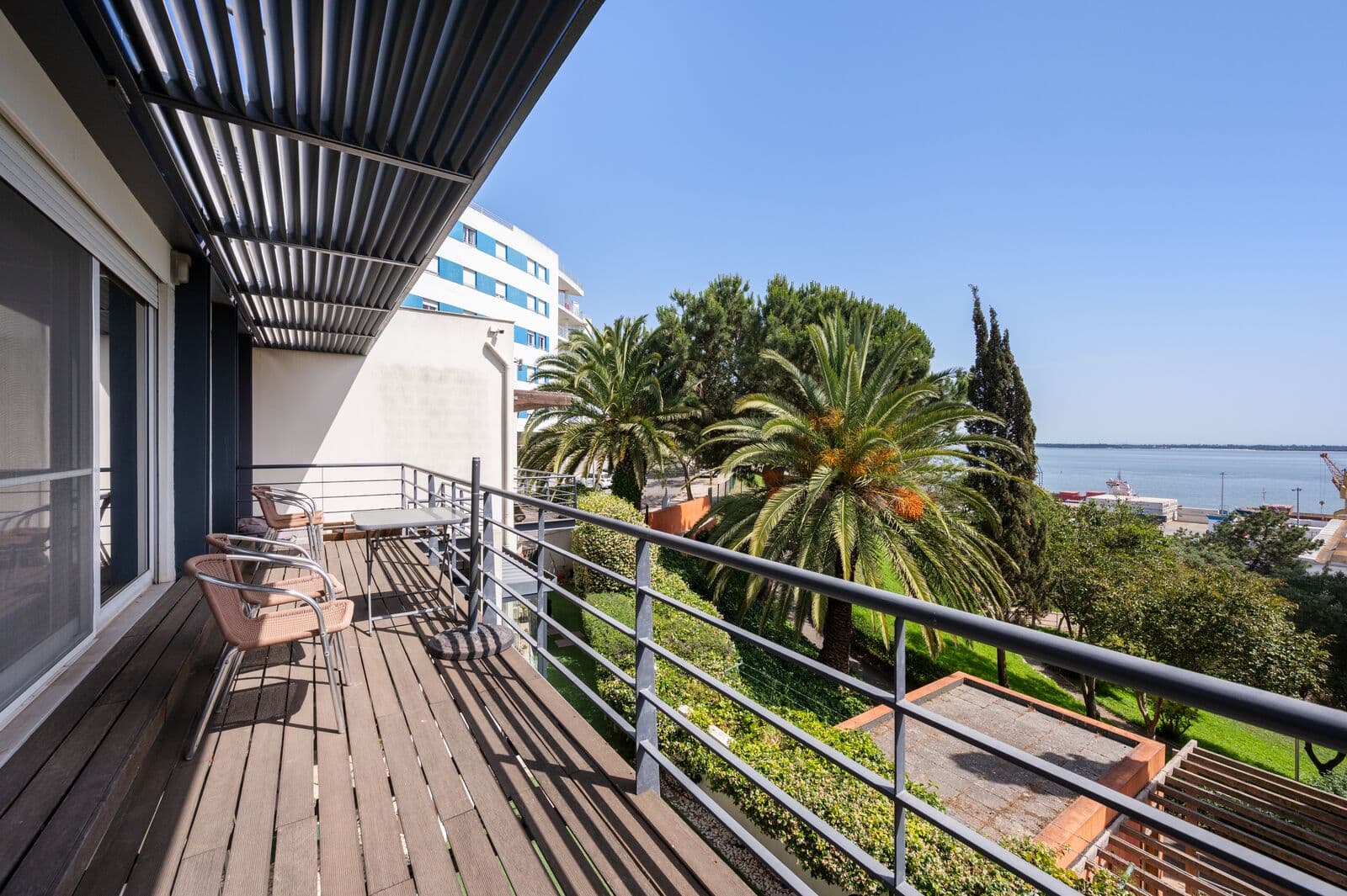 Apartamento T2 + 1 com 200m2 - Imagem 24