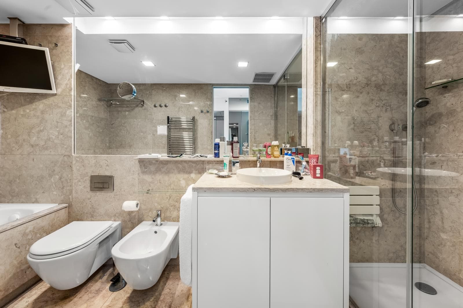 Apartamento T1 com vista - Imagem 19