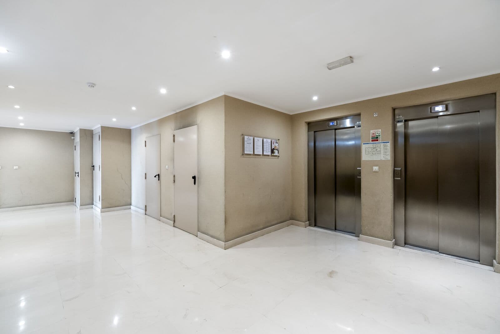 Apartamento T3 com estacionamento, Alto dos Moinhos, Lisboa - Imagem 30