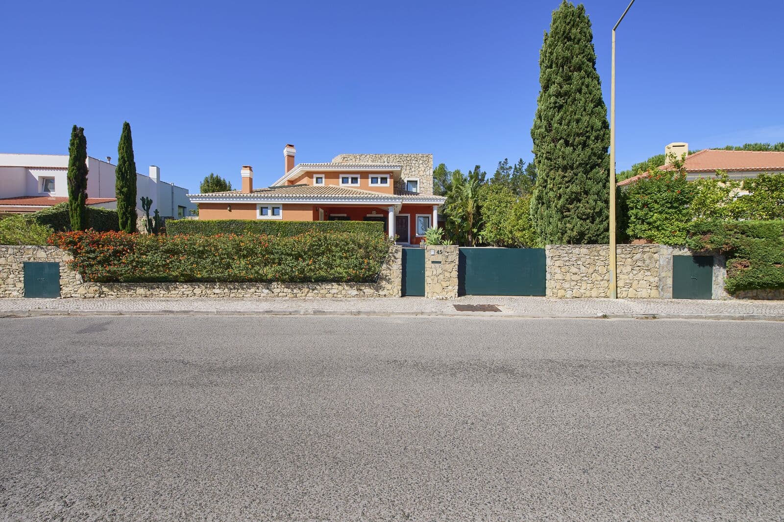 Moradia T4 + 2 com jardim, Quinta da Beloura, Sintra - Imagem 2