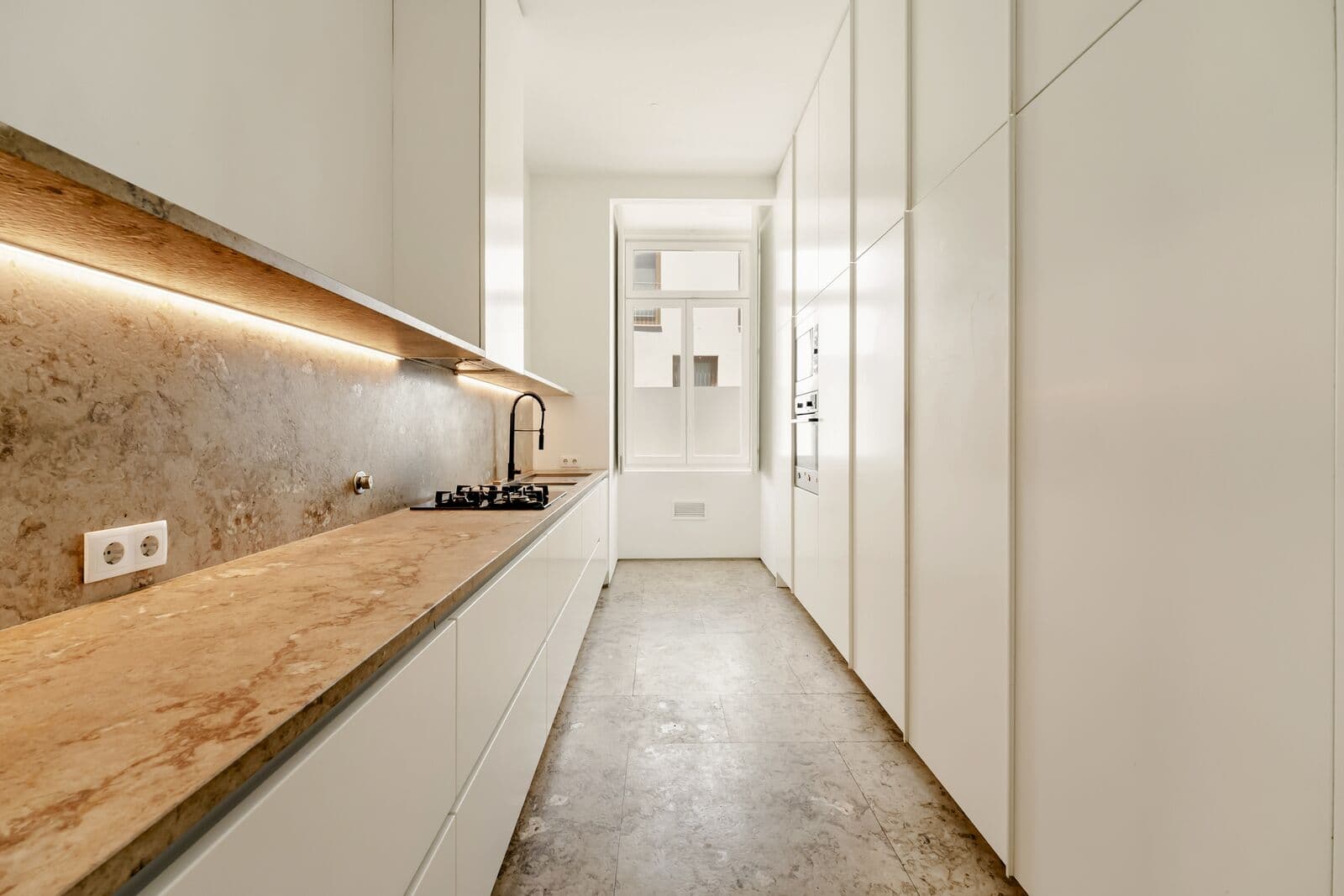 Apartamento T3 + 1 com piscina, Restelo, Lisboa - Imagem 3