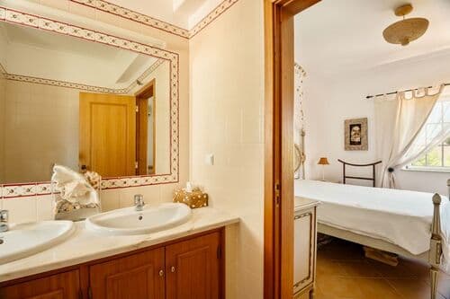 PF41205 - Moradia T4 + 1 com piscina, Vilamoura, Loulé - Imagem 17