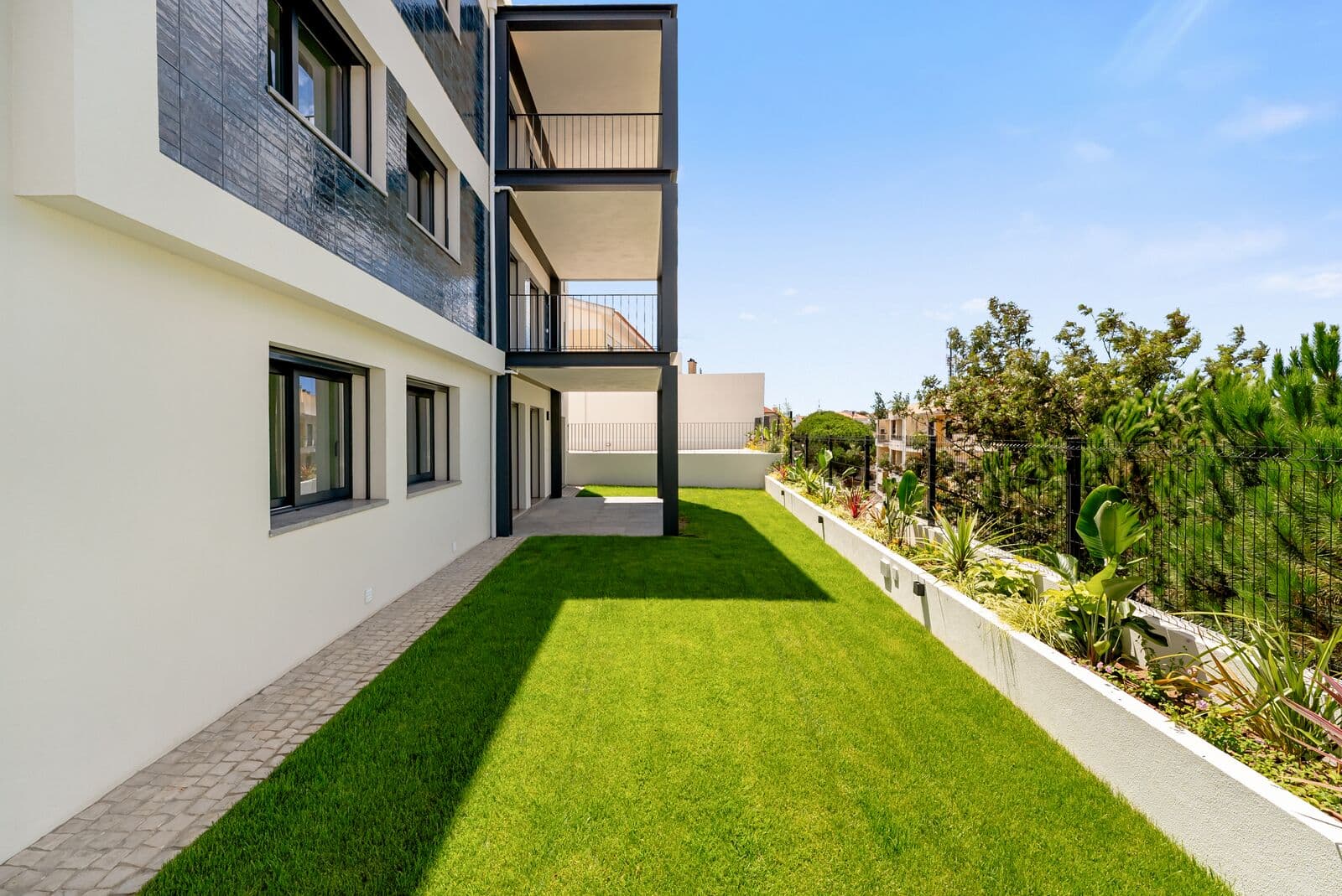 Apartamento T3 com jardim - Imagem 3