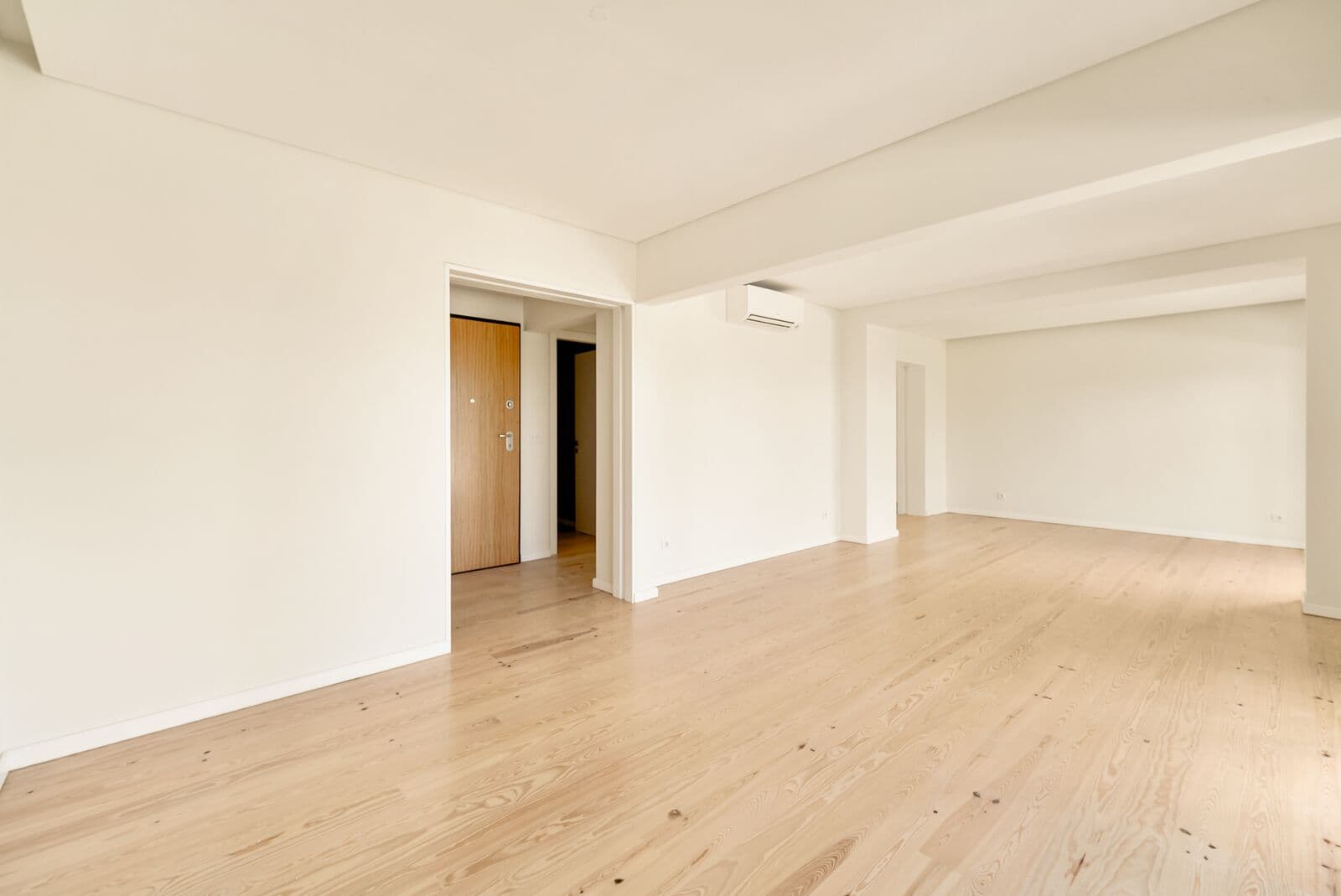 Apartamento T3 com jardim - Imagem 9