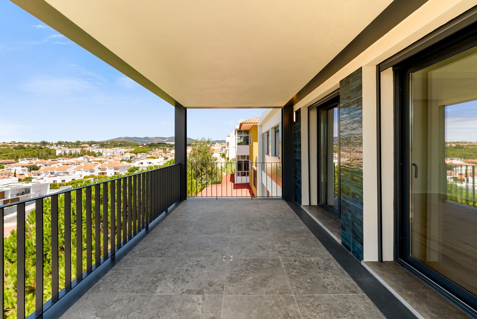 Apartamento T2 com vista, Amoreira, Cascais - Imagem 1