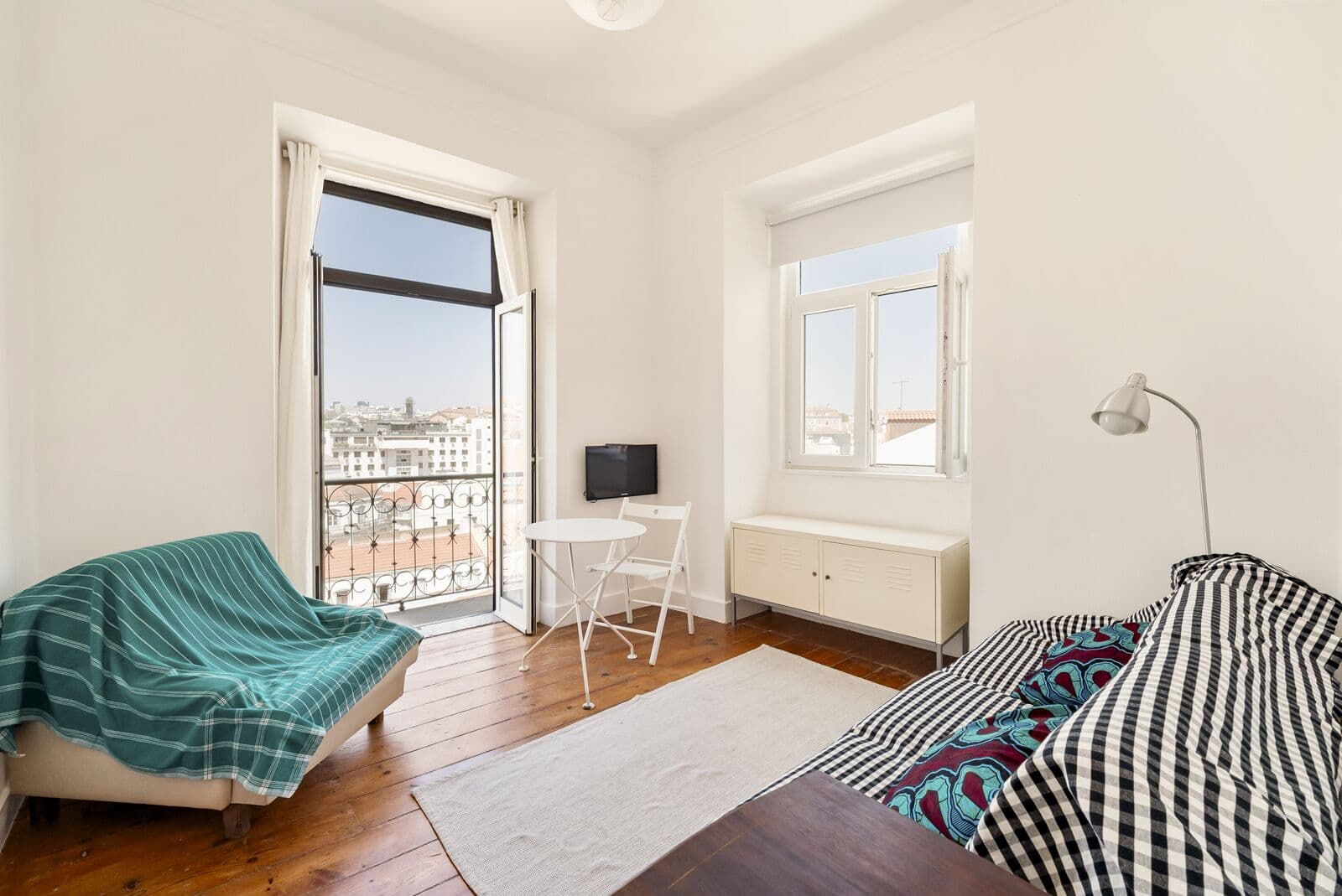 Apartamento T2 com vista, Mouraria, Lisboa - Imagem 4