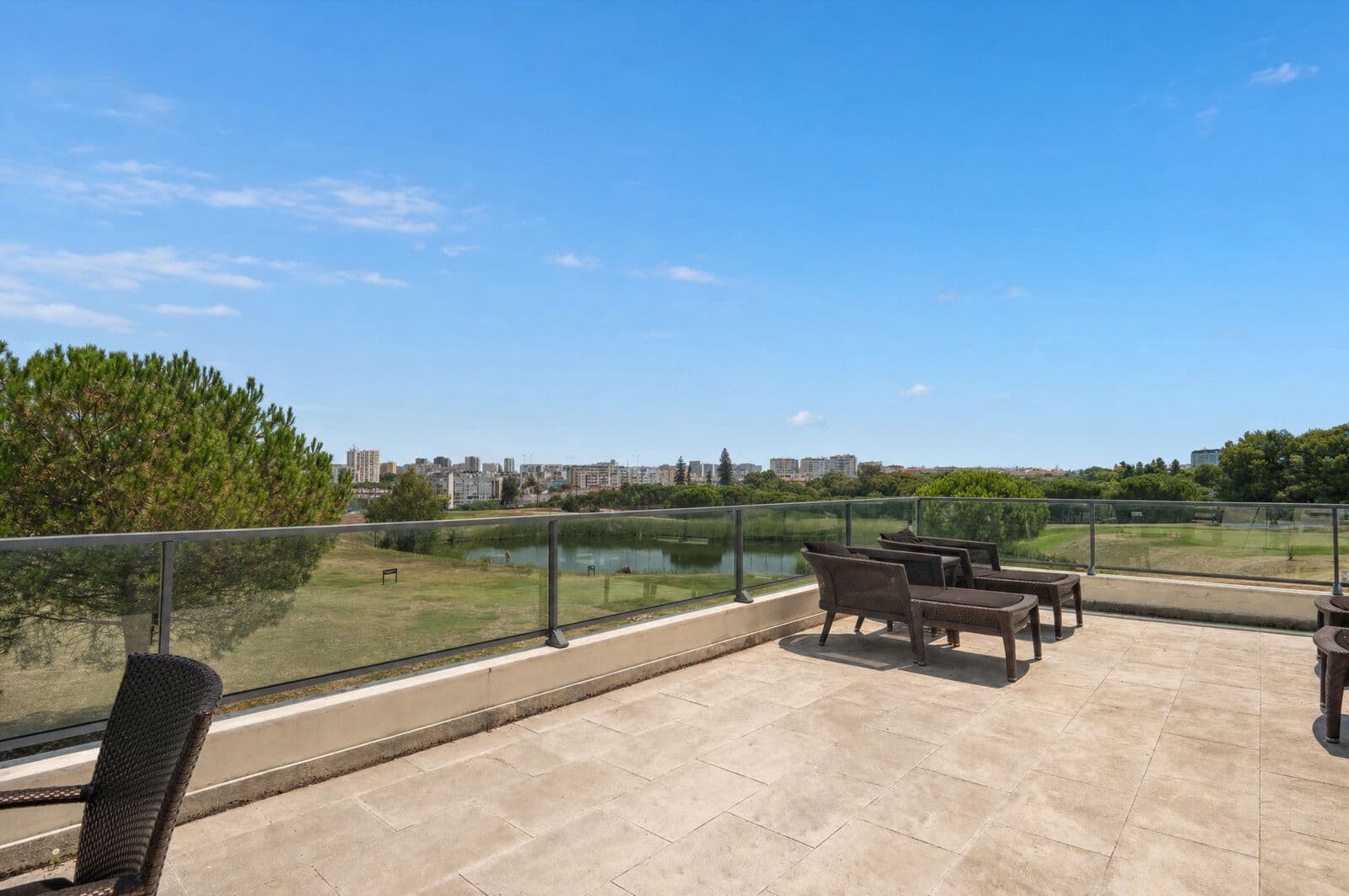 Apartamento T4 com estacionamento, Quinta dos Alcoutins, Lisboa - Imagem 13