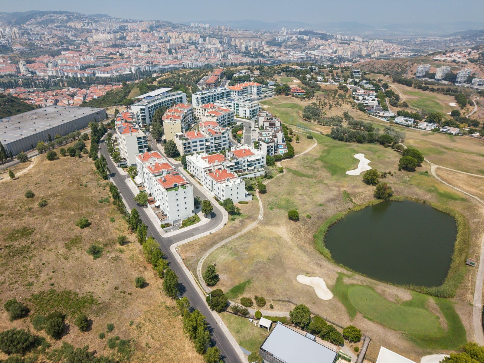 Apartamento T4 com estacionamento, Quinta dos Alcoutins, Lisboa - Imagem 39