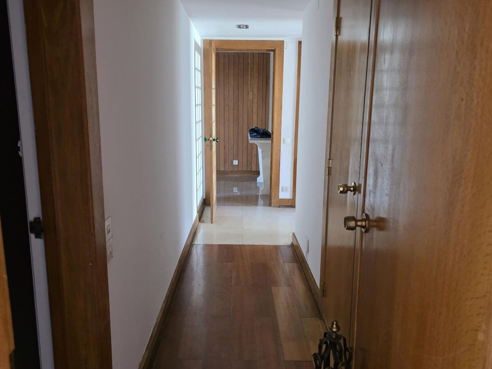 Apartamento T4 com estacionamento, Estrada da Luz, Lisboa - Imagem 16