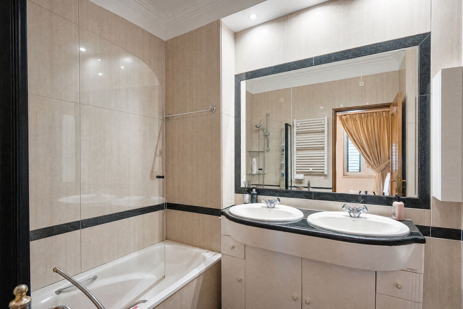 Moradia T5 + 1 com piscina, Parede, Cascais - Imagem 26