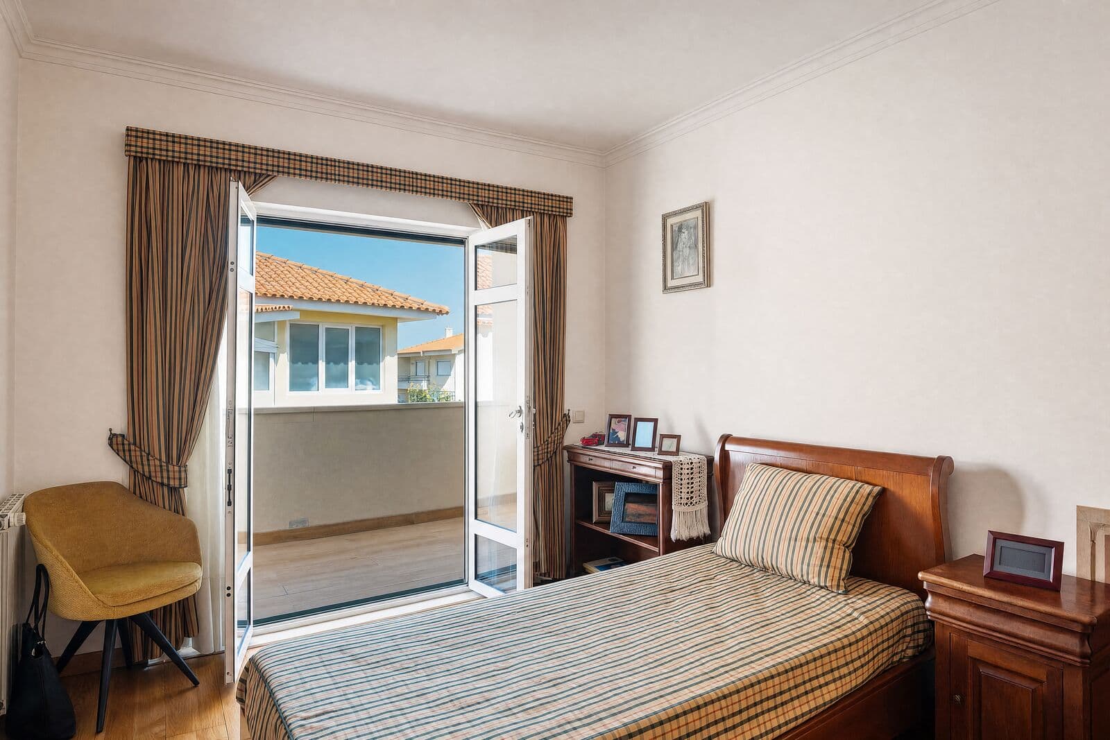 Moradia T5 + 1 com piscina, Parede, Cascais - Imagem 32