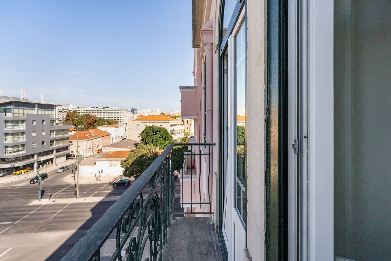 2 Bedroom Penthouse with a view, Gulbenkian, Lisboa - Image 10