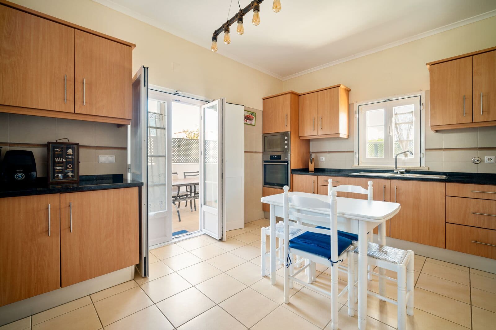 Moradia Isolada T4 com jardim, Porto Covo, Sines - Imagem 4