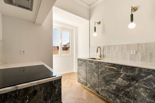 PF41585 - 2 Bedroom Apartment renovated, Penha de França, Lisboa - Image 19