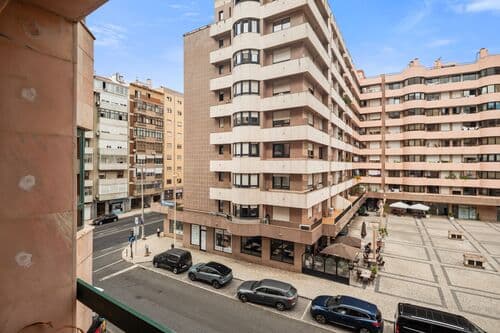 PF41638 - Apartamento T4 com vista, Laranjeiras, Lisboa - Imagem 38