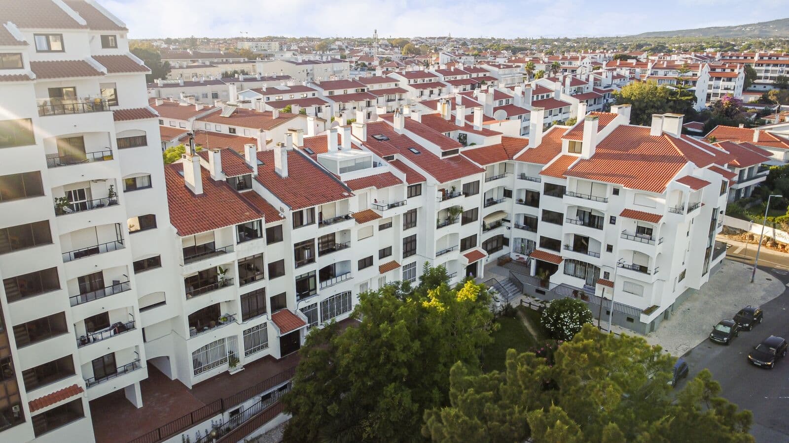 2 Bedroom Duplex with a view, Cascais - Image 28