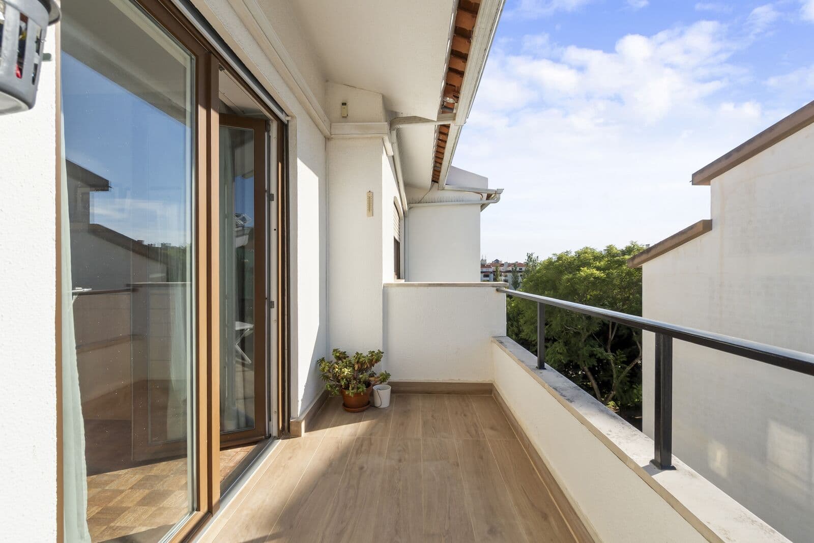 2 Bedroom Duplex with a view, Cascais - Image 29