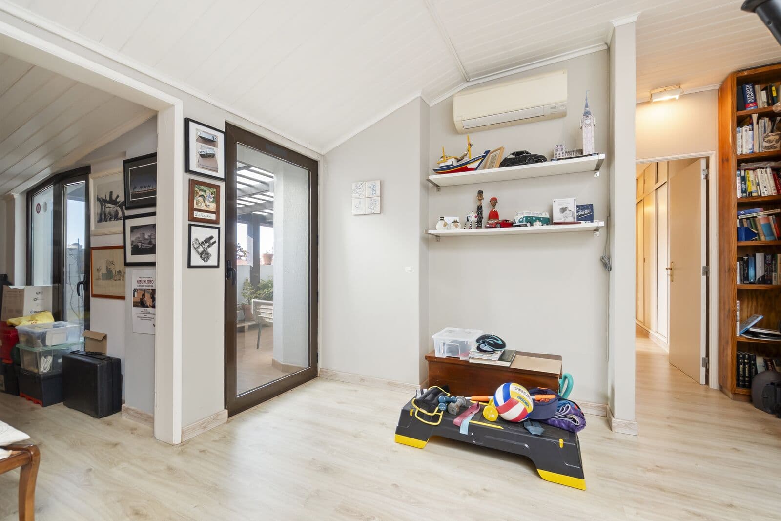 2 Bedroom Duplex with a view, Cascais - Image 31