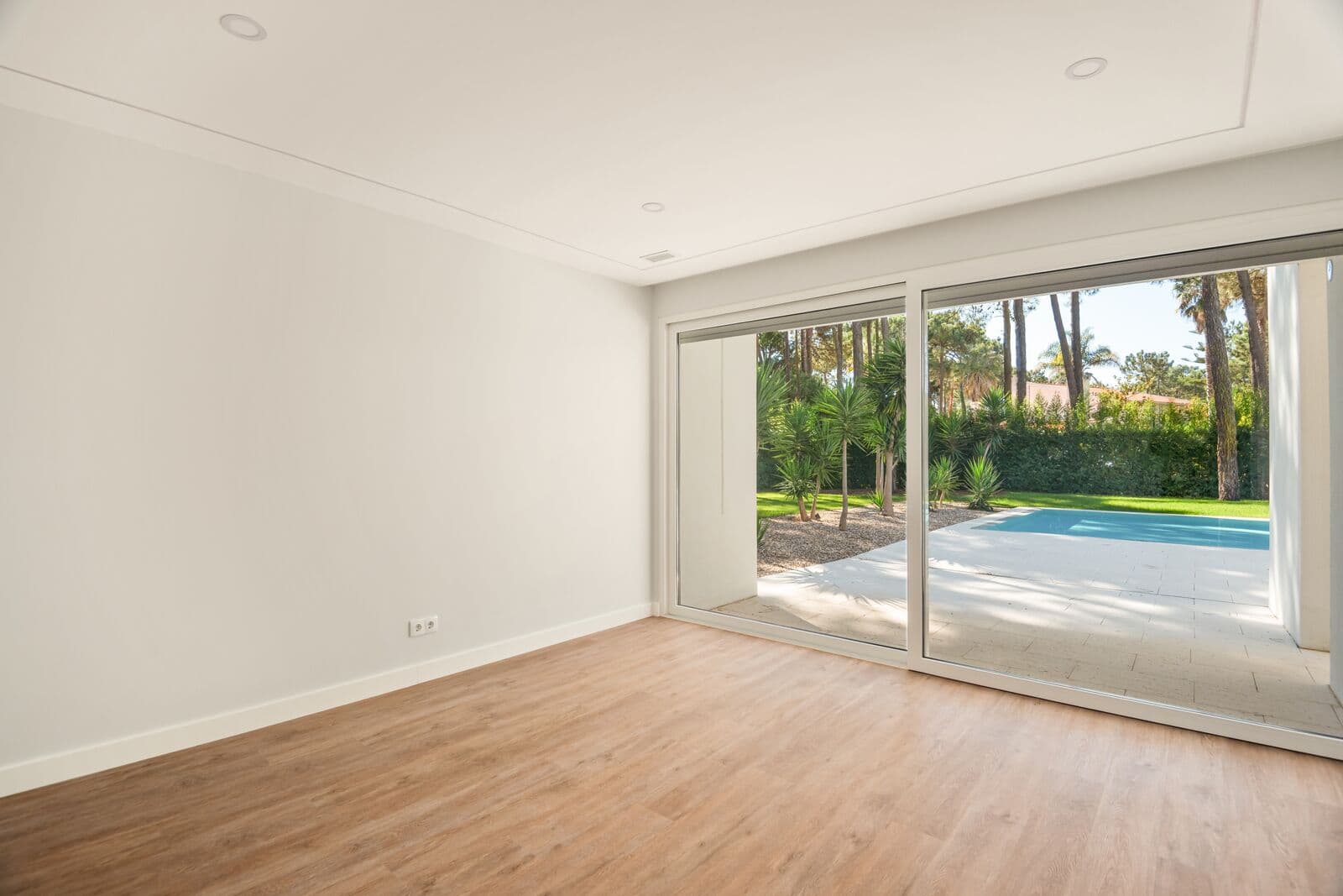 Moradia Isolada T5 com piscina, Aroeira, Almada - Imagem 28