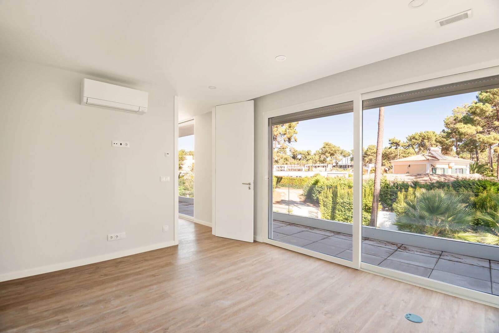 Moradia Isolada T5 com piscina, Aroeira, Almada - Imagem 46