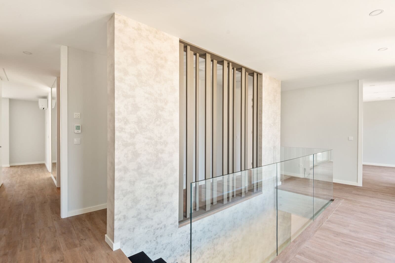 Moradia Isolada T5 com piscina, Aroeira, Almada - Imagem 36