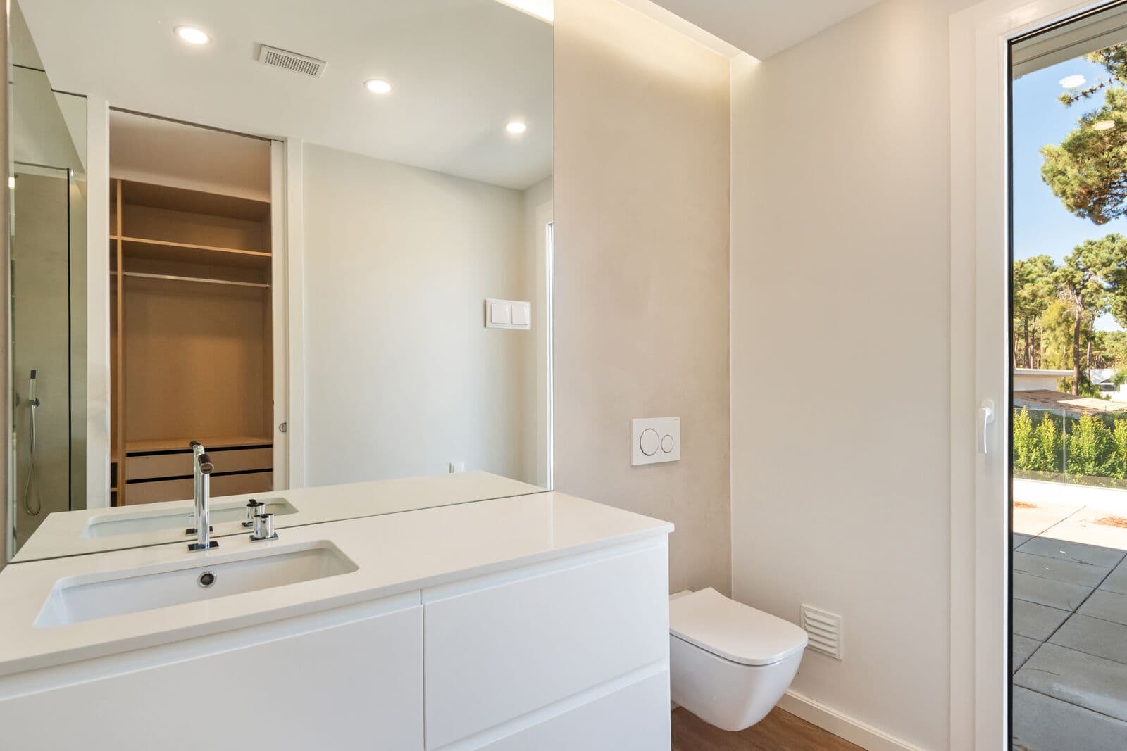 Moradia Isolada T5 com piscina, Aroeira, Almada - Imagem 42