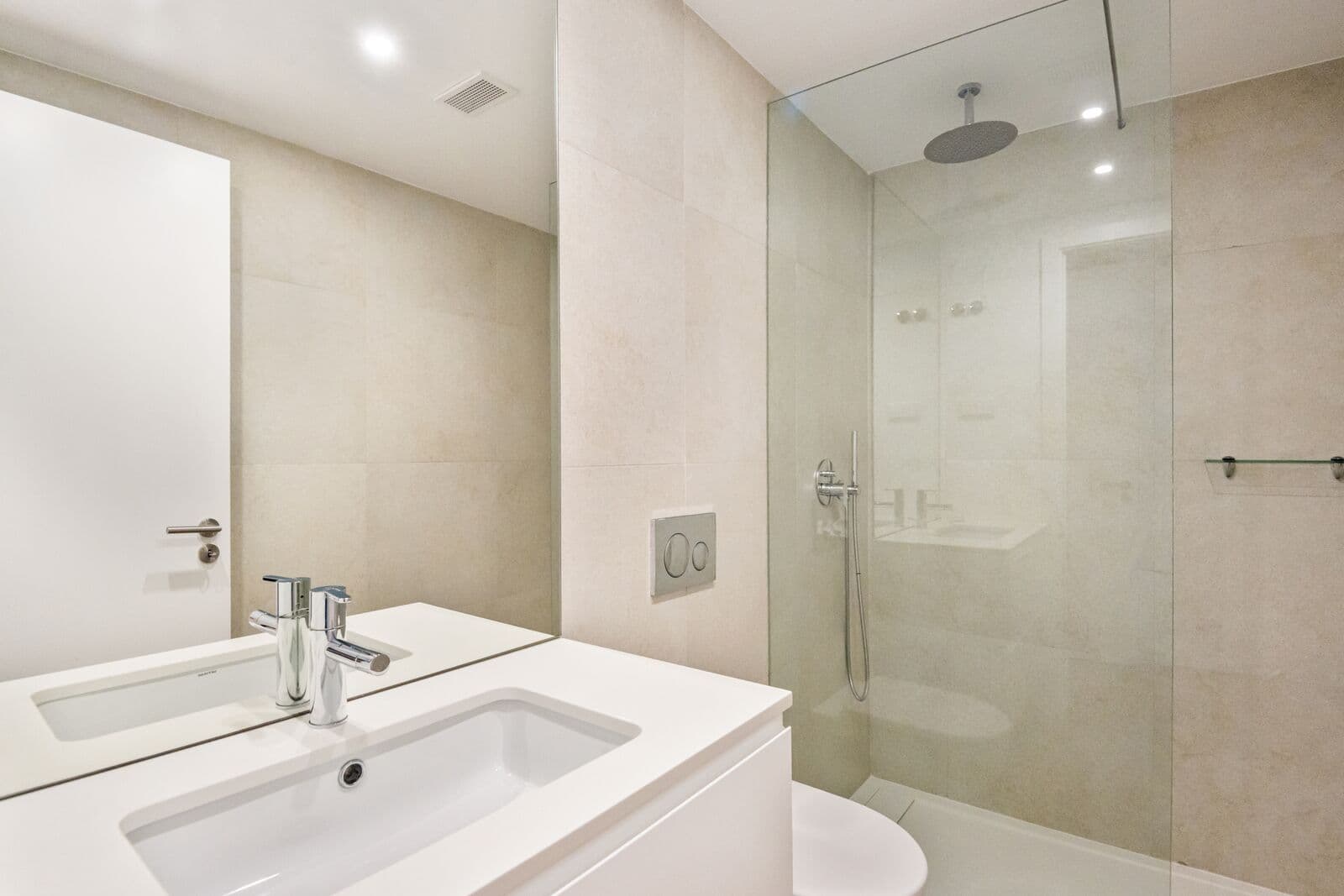Moradia Isolada T5 com piscina, Aroeira, Almada - Imagem 53