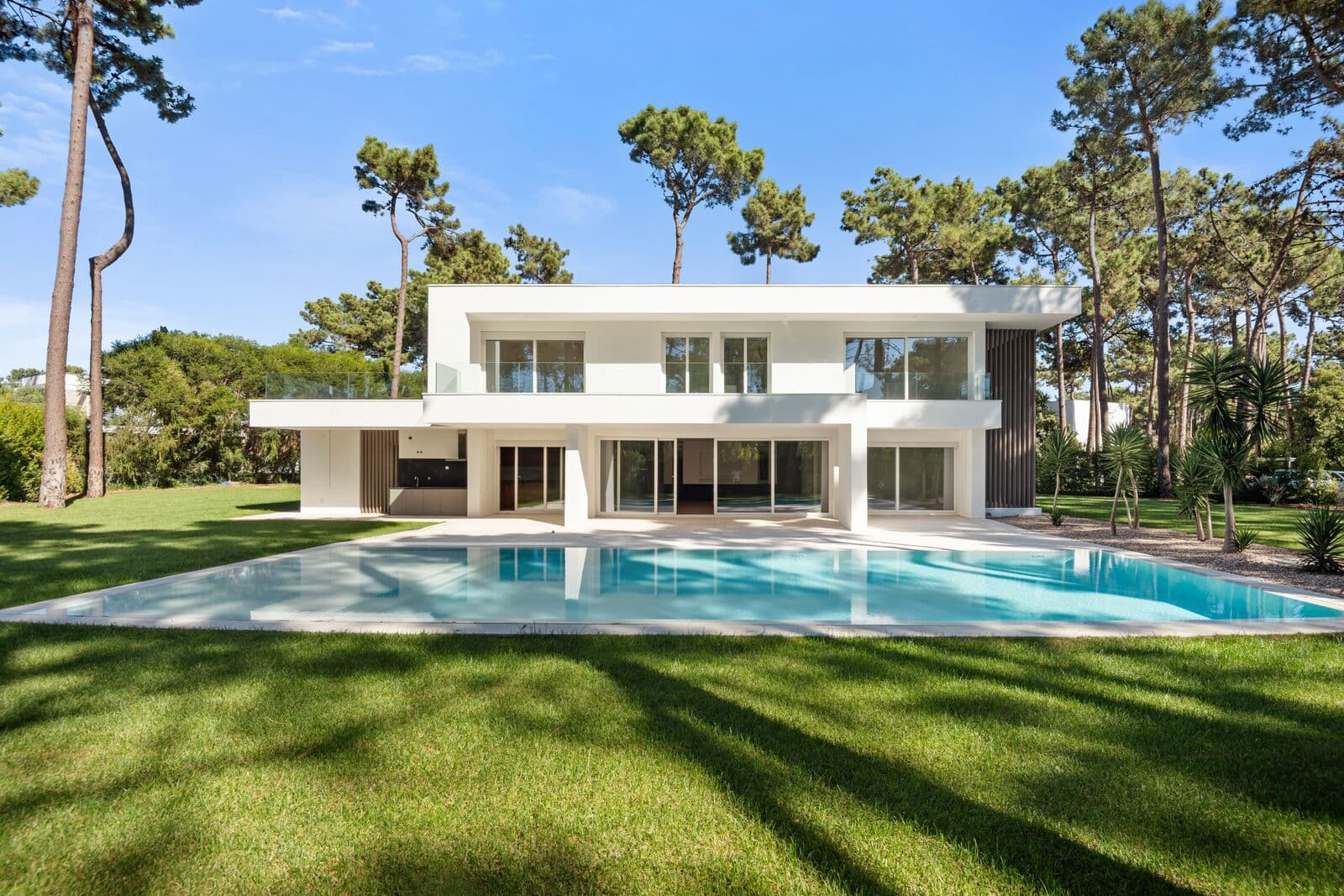 Moradia Isolada T5 com piscina, Aroeira, Almada - Imagem 1