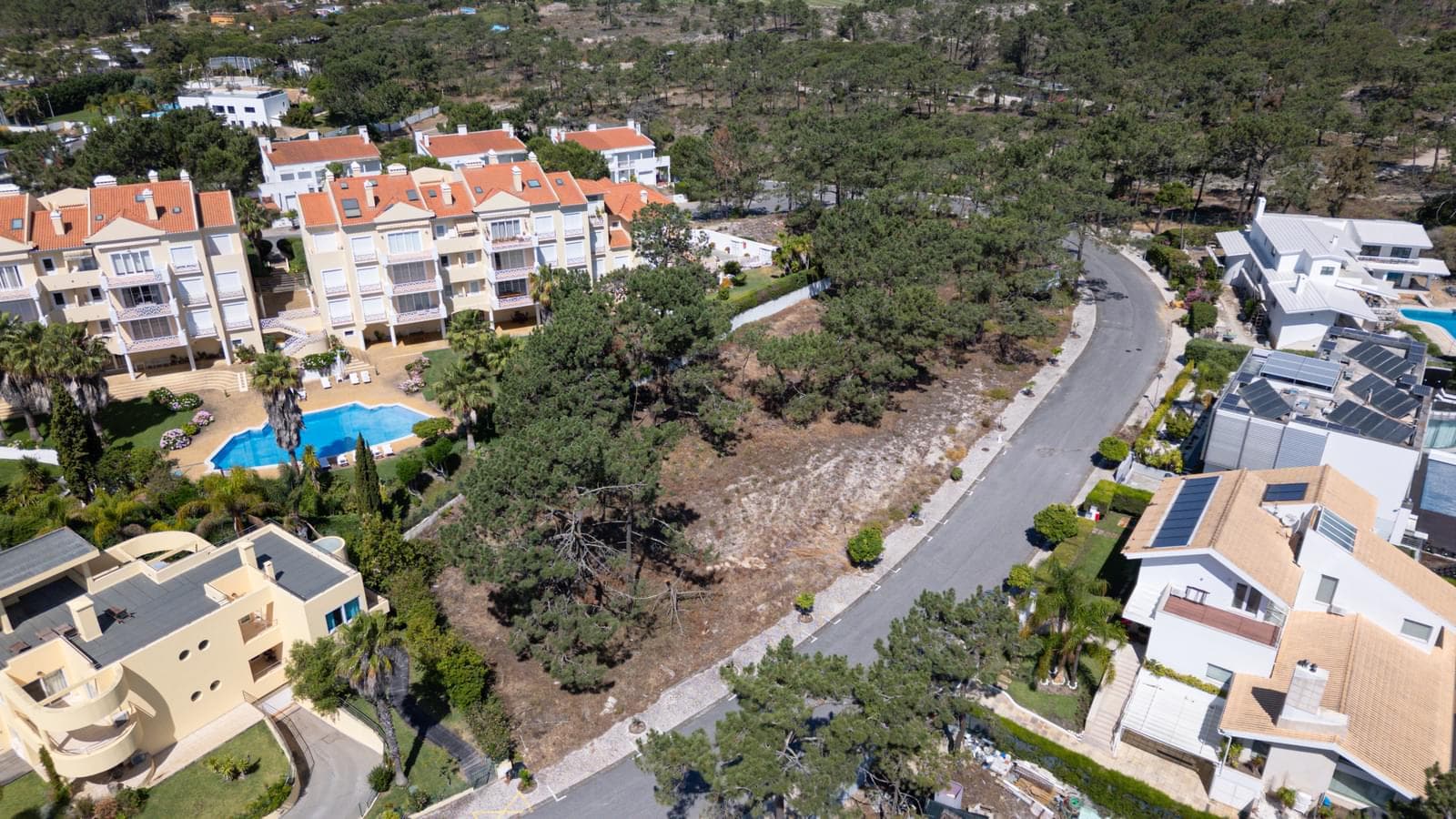 5 Bedroom House with parking, Soltroia, Grandola - Image 25