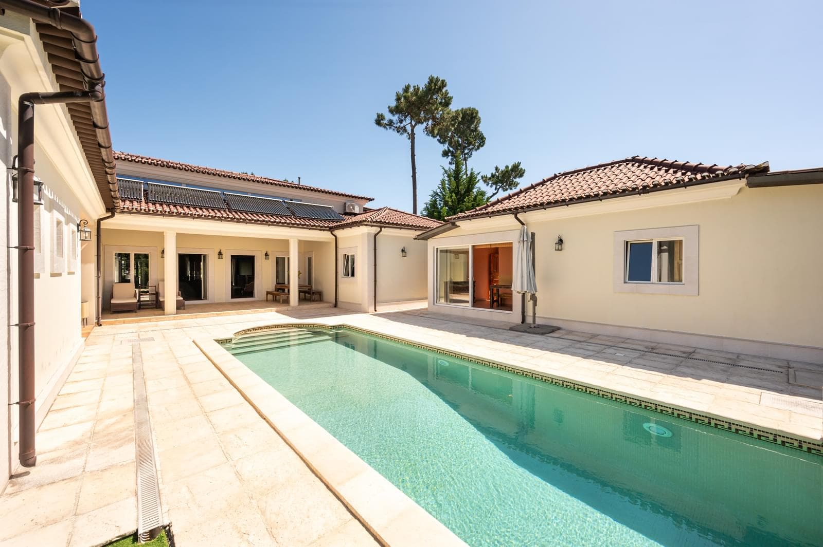 Moradia T5 + 5 com piscina, Aroeira, Almada - Imagem 3